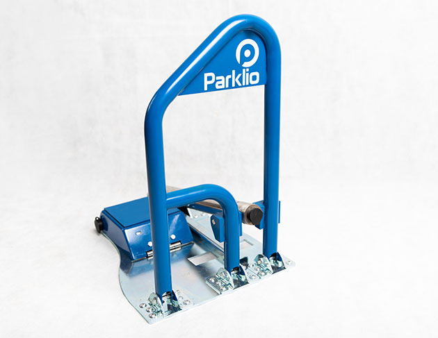 Parklio™ barrier model Y with dual power option and smartphone control